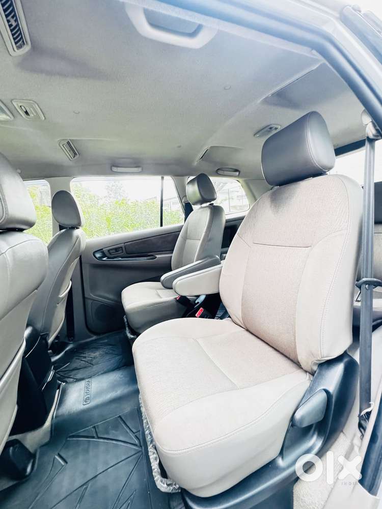 Toyota Innova 2.5 Gx (diesel) 7 Seater Bs Iv, 2015, Diesel