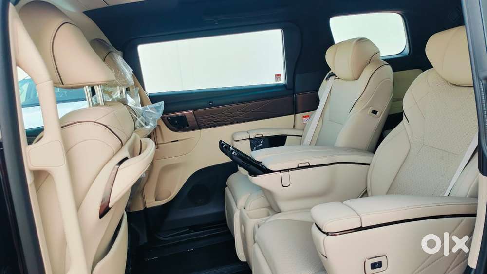 Toyota Vellfire Vip – Executive Lounge, 2025, Petrol