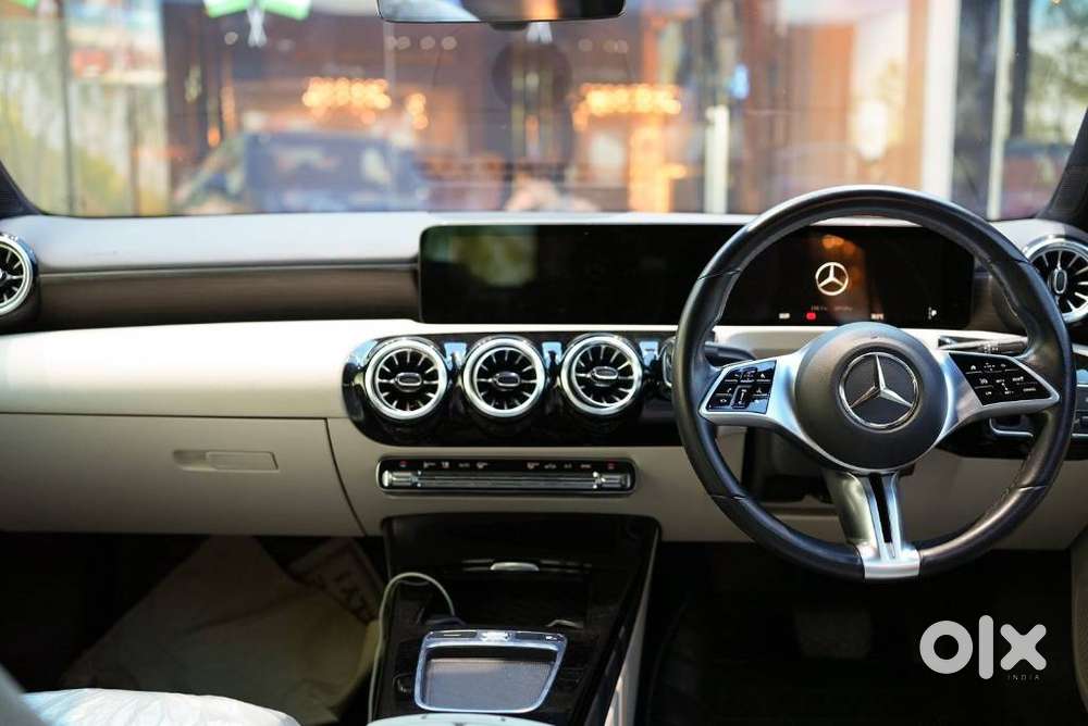 Mercedes-benz A-class Limousine 200, 2024, Petrol