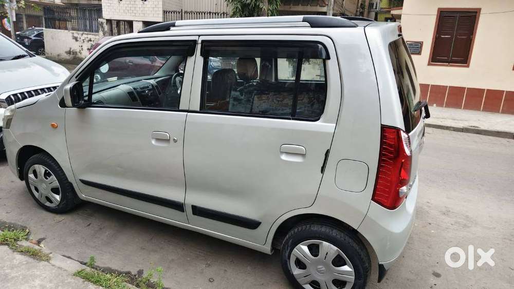Maruti Suzuki Wagon R 1.0 Vxi Plus (o) Amt, 2016, Petrol