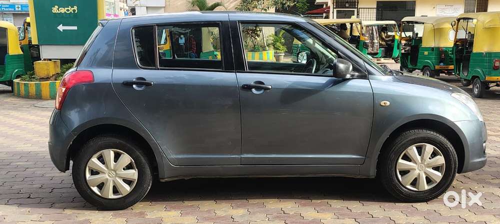 Maruti Suzuki Swift Vxi Glory Limited Edition, 2011, Petrol