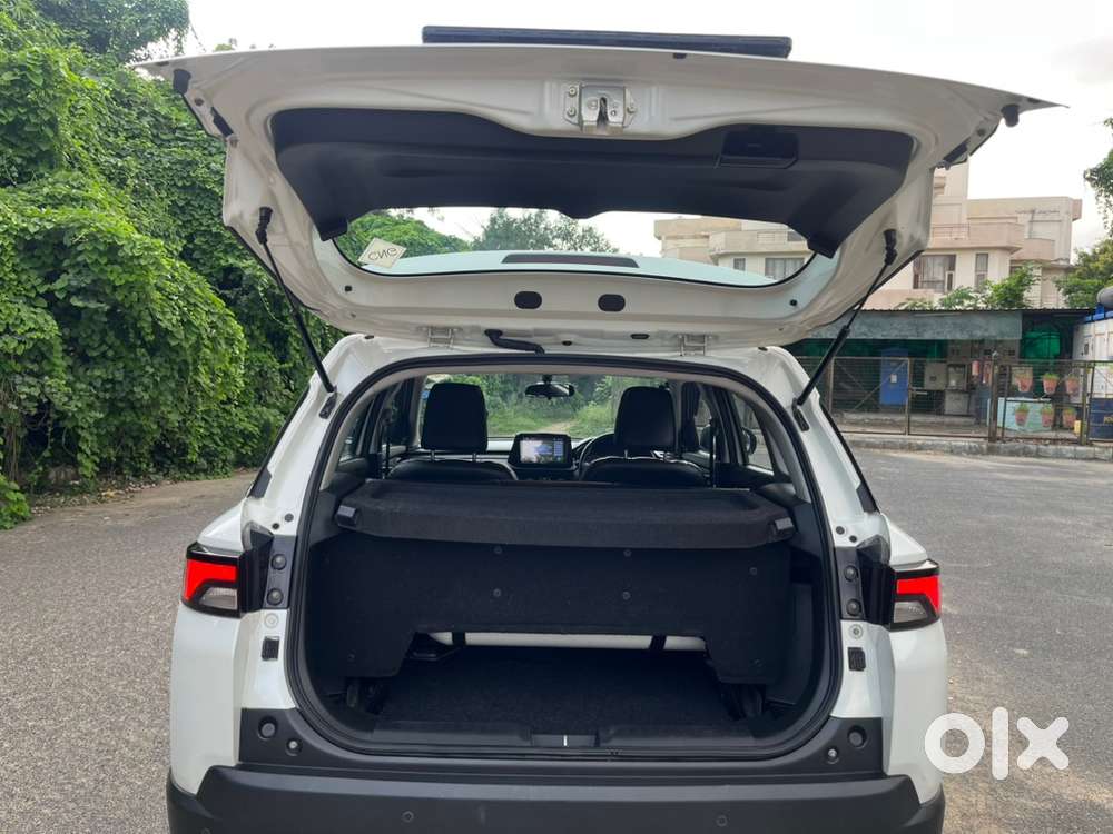 2024 Maruti Brezza Lxi