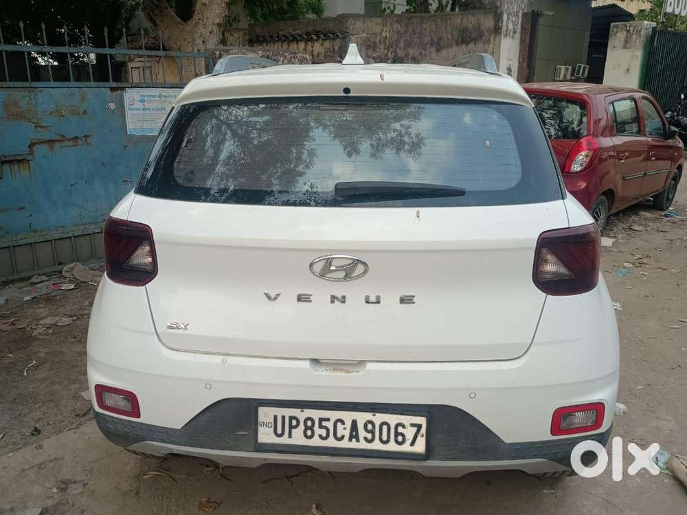 Hyundai Venue 2022 Diesel Well Maintained