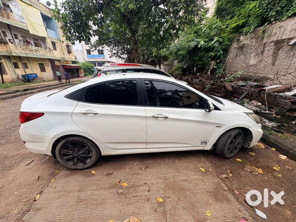 2012 Hyundai Verna At