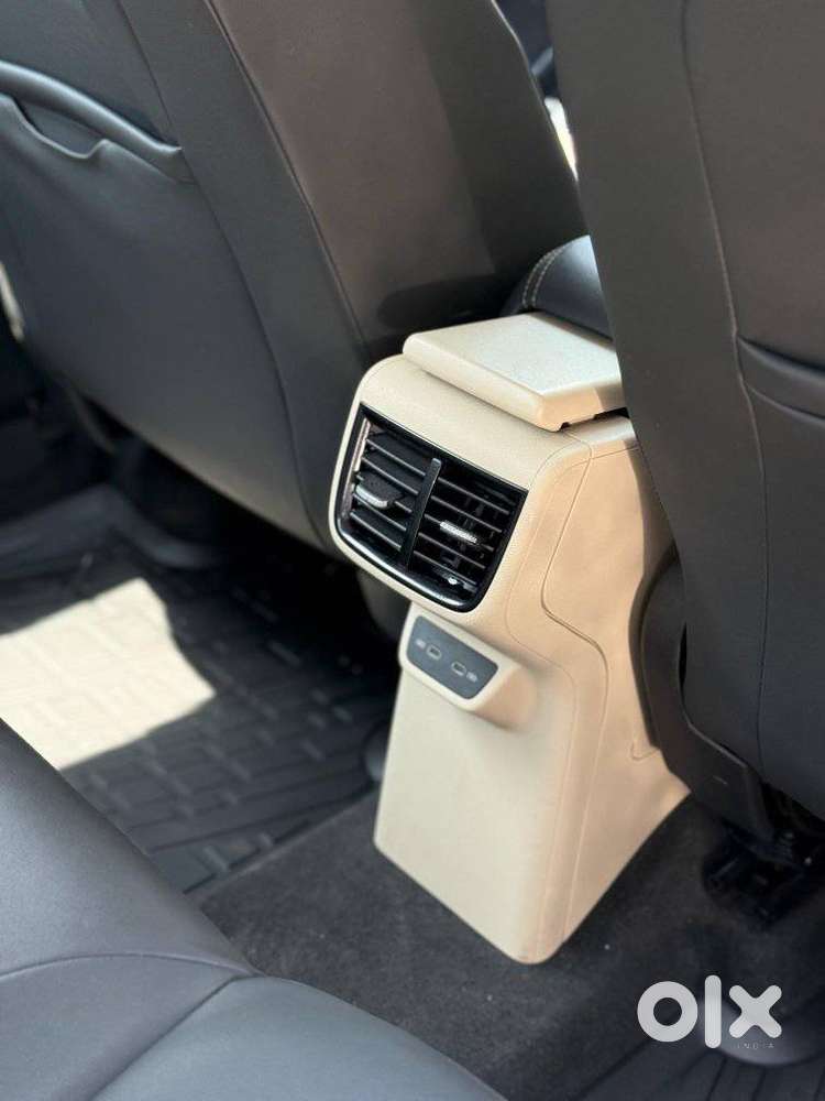 Skoda Slavia 1.0 Tsi Style At, 2022, Petrol