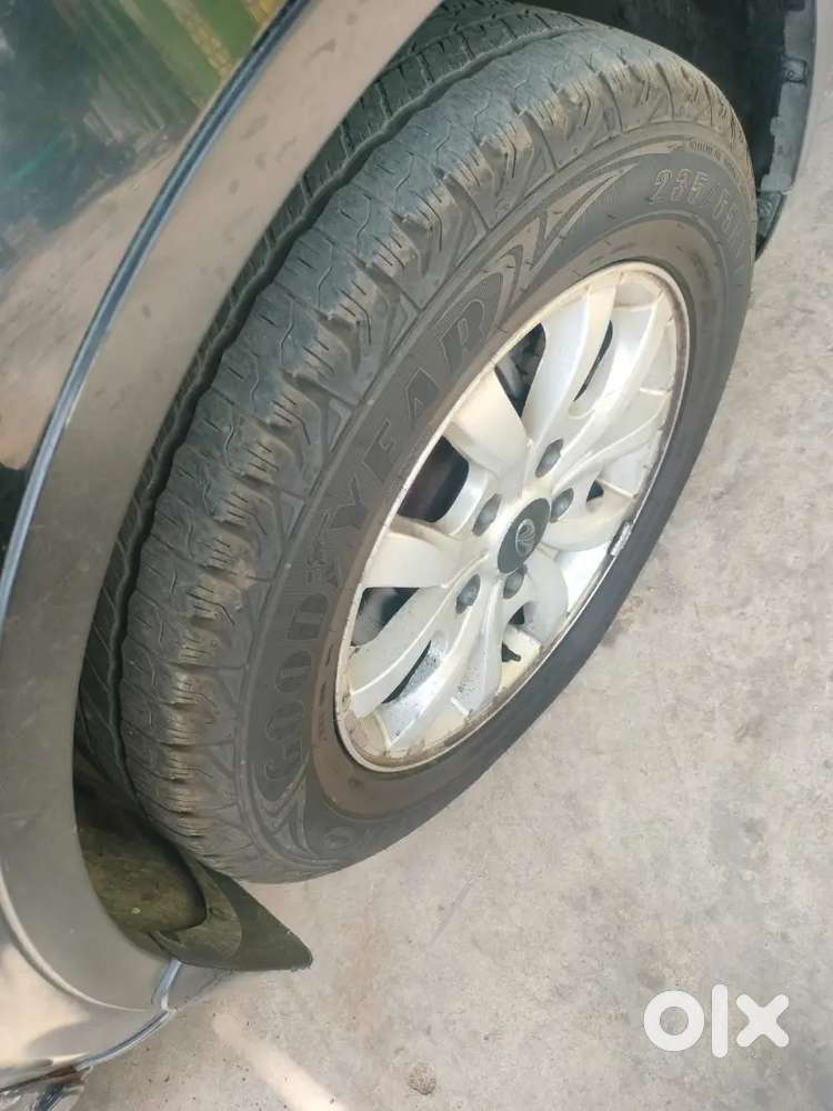 Mahindra Xuv500 2015