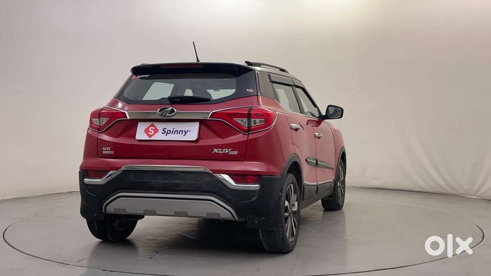 Mahindra Xuv300 W8 (o) 1.5 Diesel Amt Dual Tone, 2021, Diesel