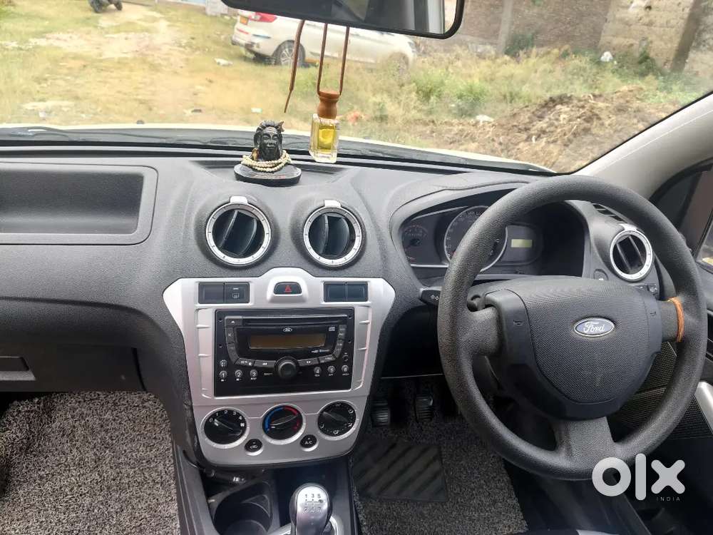 Ford Figo 1.2 Petrol Zxi 2012
