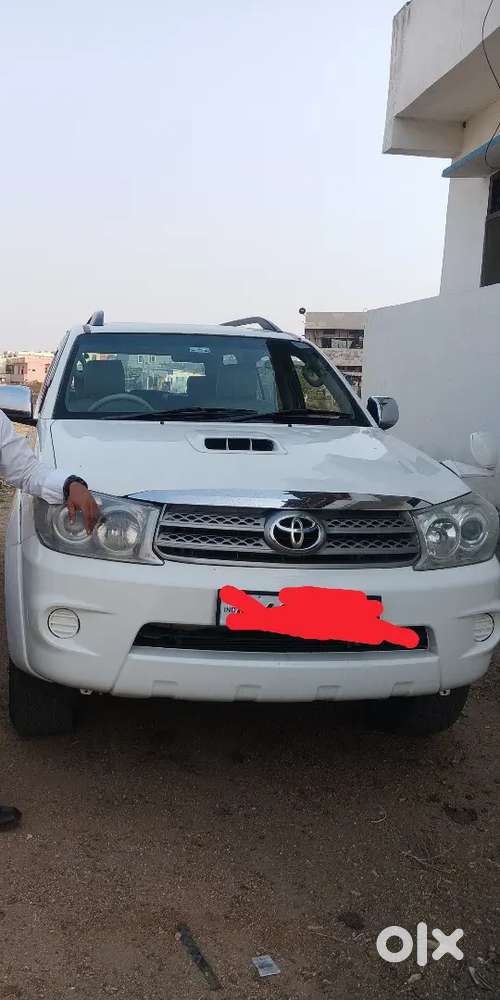 Toyota Fortuner 2012