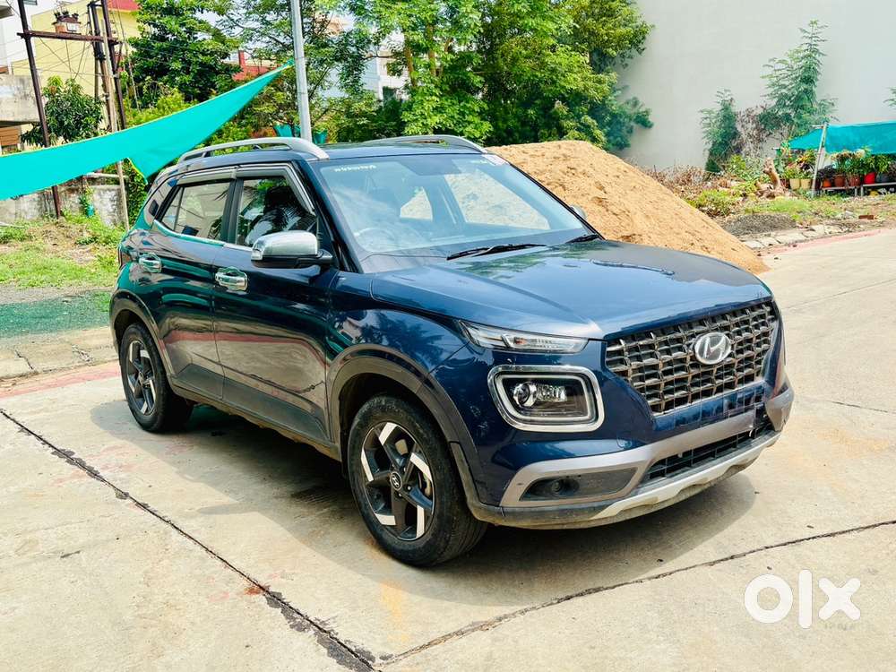 Hyundai Venue Diesel (income Tax Officers Car), 24.7 Km/l Mileage
