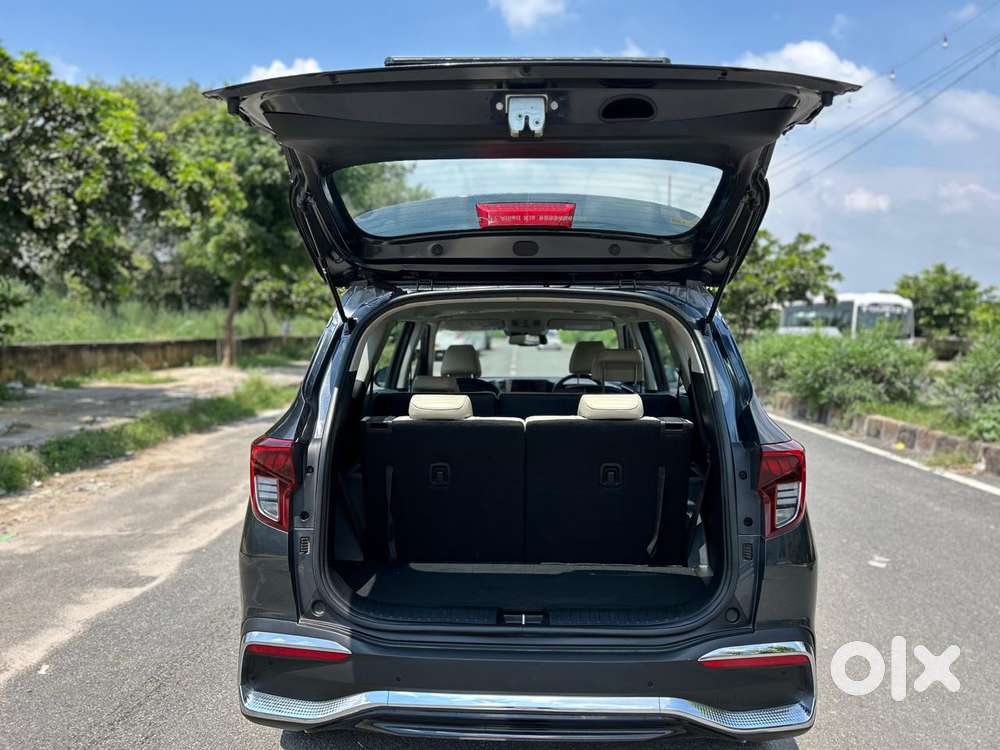 Kia Carens Luxury 1.5 Diesel Imt 7 Str, 2023, Petrol