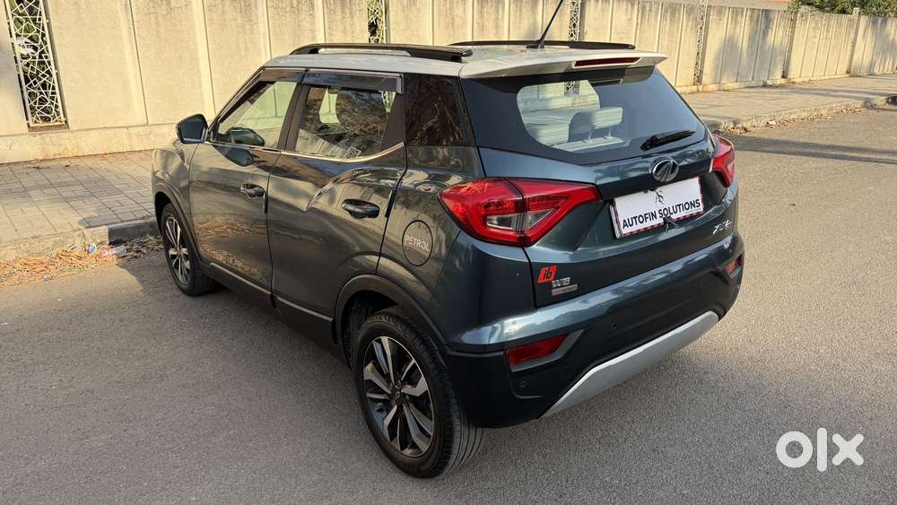Mahindra Xuv300 1.2 W8 (o) Amt Petrol, 2023, Petrol