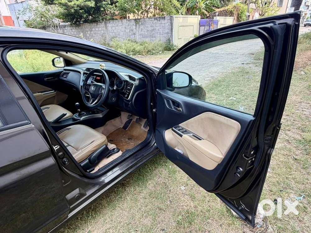 Honda City 4th Gen 1.5 V I-vtec Mt  Golden Brown Metallic