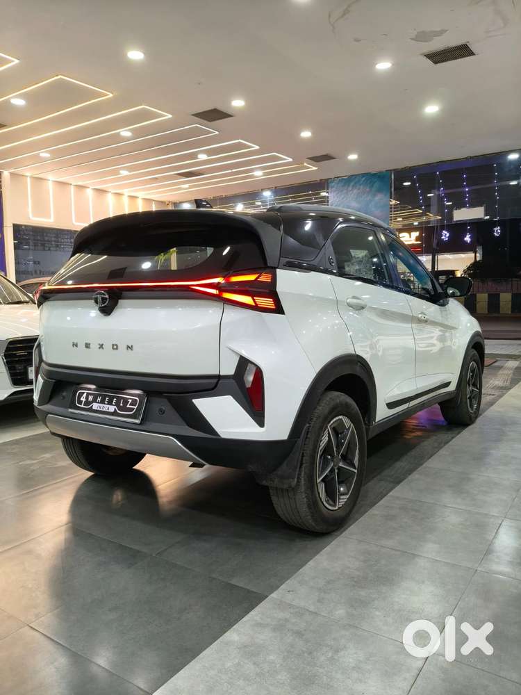 Tata Nexon Fearless Plus Purple 1.5 Revotorq Diesel 6amt Dual Tone, ..