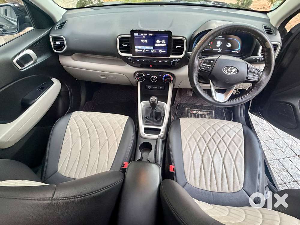 Hyundai Venue 1.2 S (o), 2024, Petrol