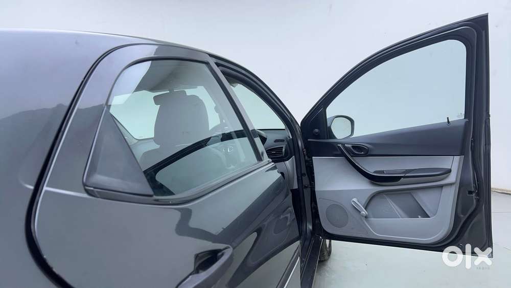 Tata Tiago Xe, 2020, Petrol