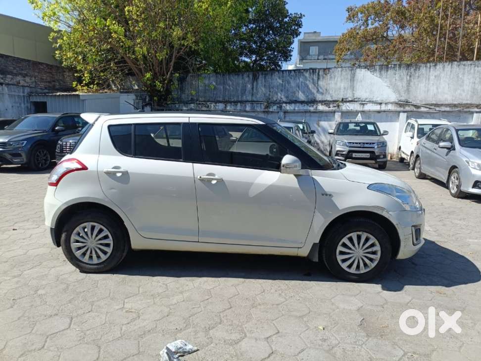 Maruti Suzuki Swift Vxi, 2015, Petrol