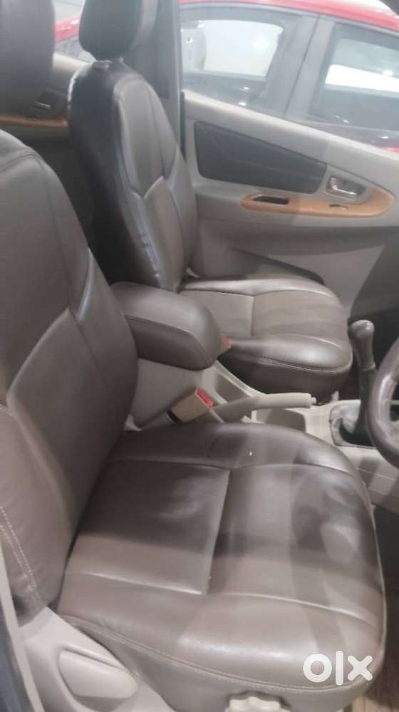 Toyota Innova 2.5 E 7 Str, 2011, Diesel