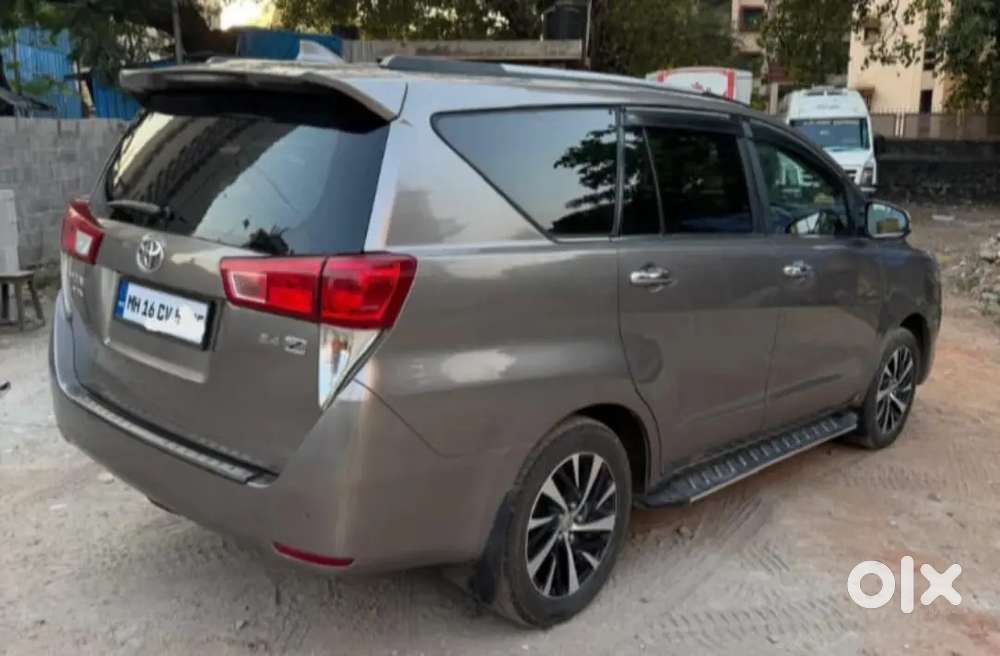 Toyota Innova Crysta 2.4 Zx Mt 8 Seater 2021