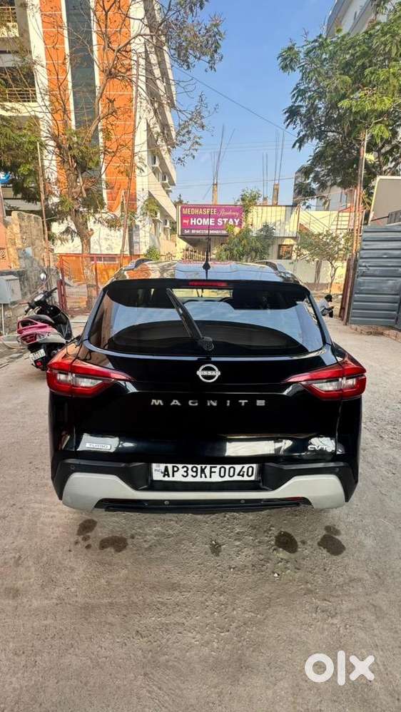 Nissan Magnite 2021 Top End Cvt Black 60k Km