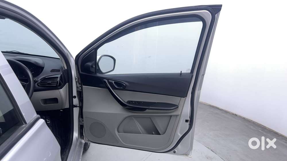 Tata Tiago 1.2 Revotron Xt, 2018, Petrol