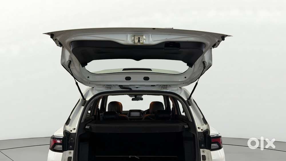 Maruti Suzuki Vitara Brezza 1.5 Vxi At, 2022, Petrol