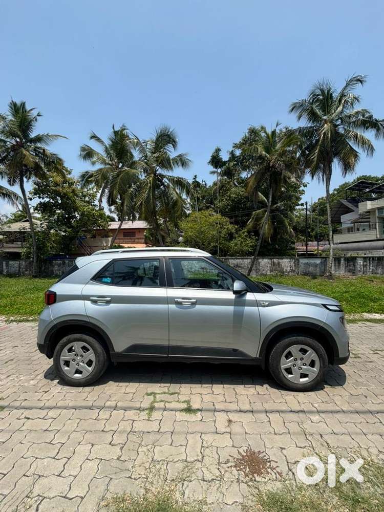 Hyundai Venue S 1.2 2022/23 Registration