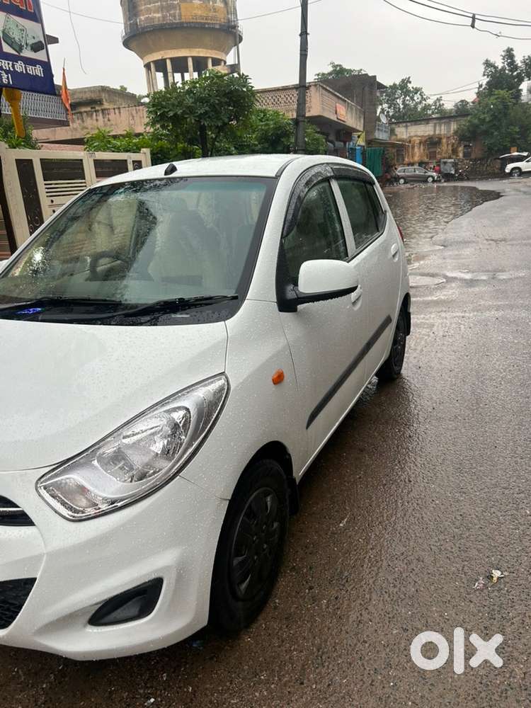 Hyundai I10 2012 Petrol 76000 Km Driven