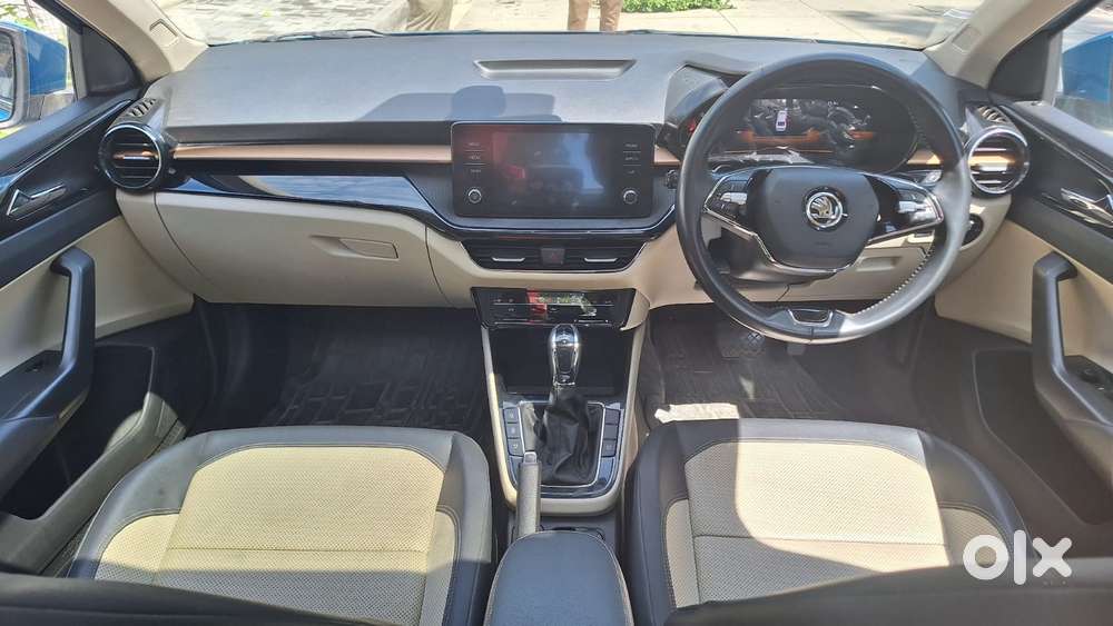 Skoda Slavia 1.0 Tsi Style At, 2023, Petrol