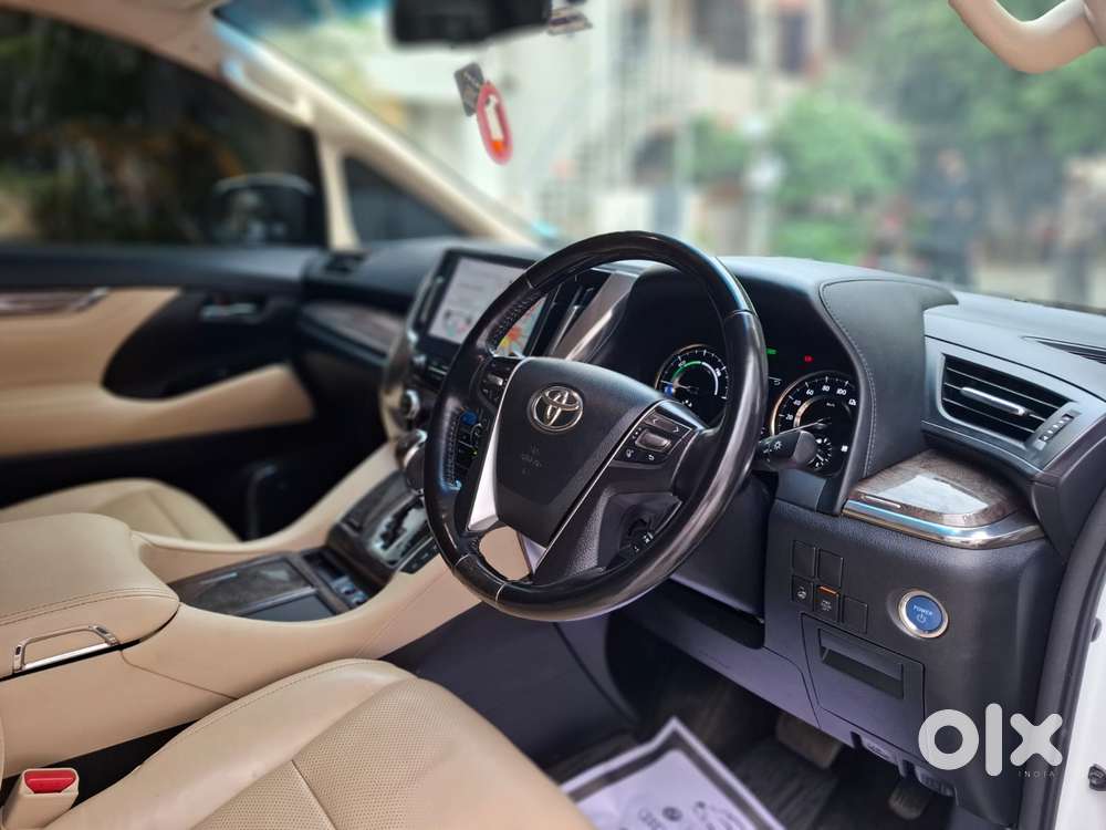 Toyota Vellfire 2.5 Executive Lounge, 2021, Petrol