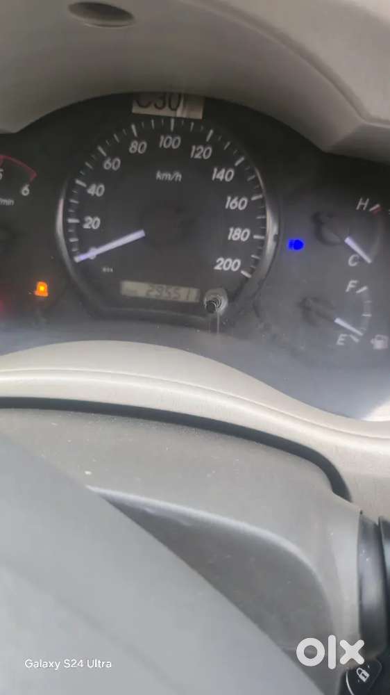 Toyota Innova 2013 Diesel 295000 Km Driven