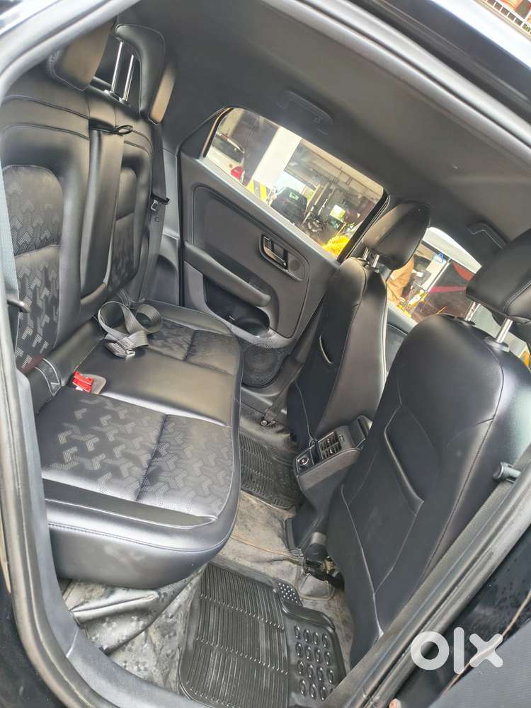 Tata Altroz 1.2 Xza Plus Dark Edition Dct, 2022, Petrol