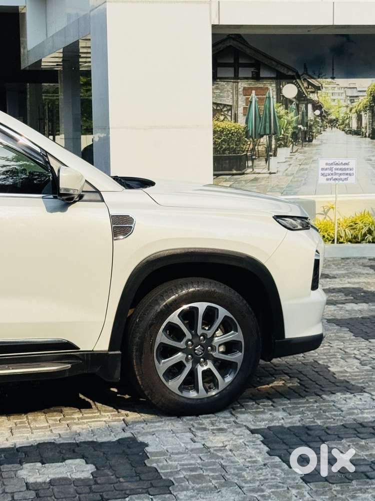 Maruti Suzuki Grand Vitara 1.5 Alpha Smart Hybrid At, 2023, Petrol