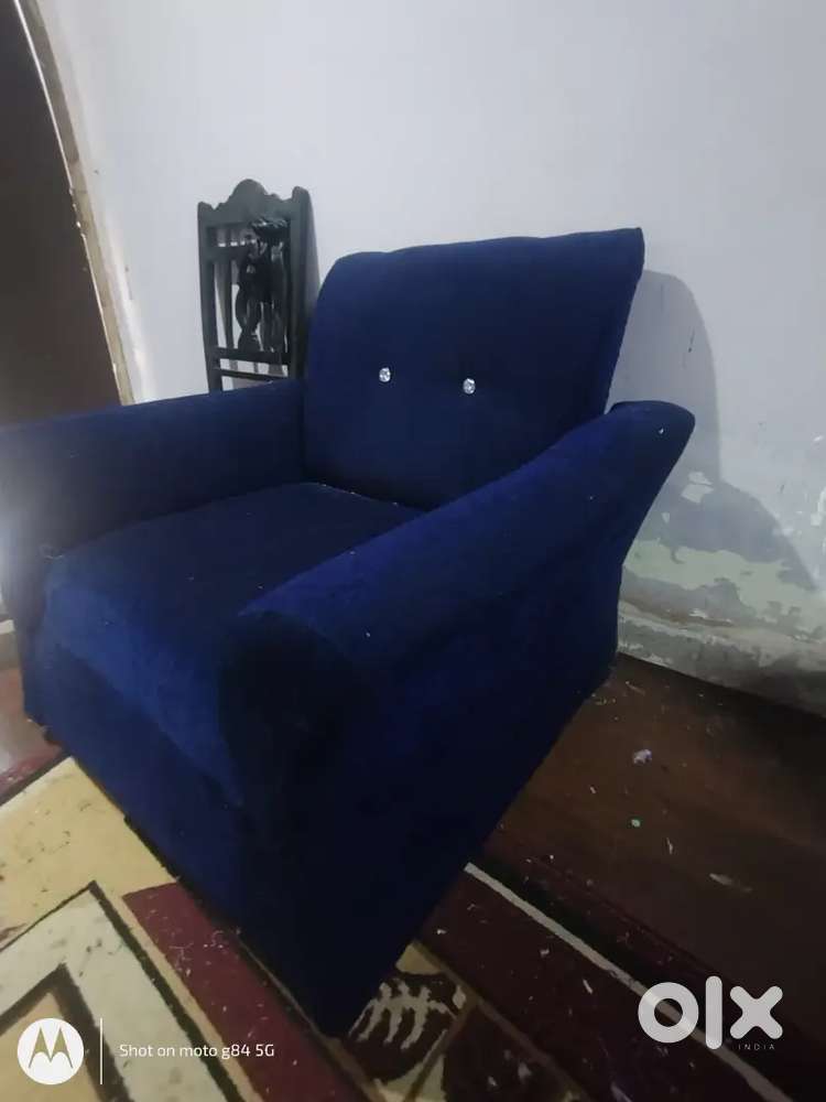 2 Single Sofa