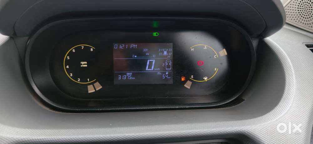Tata Tiago Xz Plus Cng Dual Tone, 2025, Petrol