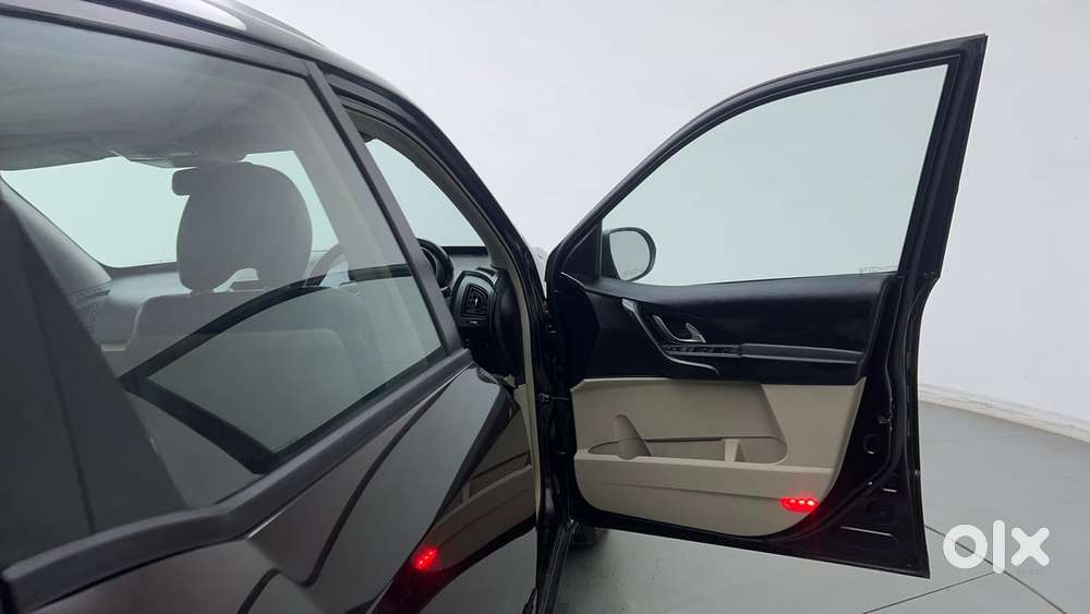 Mahindra Xuv500 W9 2wd, 2018, Diesel