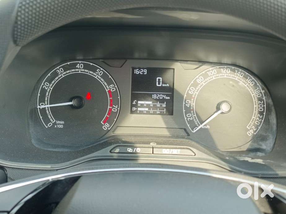 Skoda Kushaq 1.0 Tsi Active, 2022, Petrol