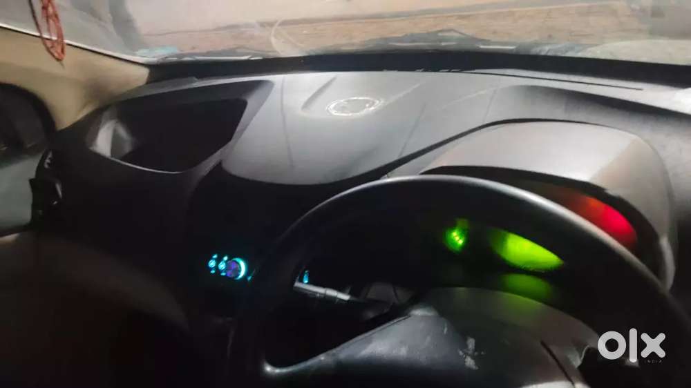 Yah Yon Mujhe Sel Karna Hai Bahut Argent 5 Tyre New Hai Ekadam Engine