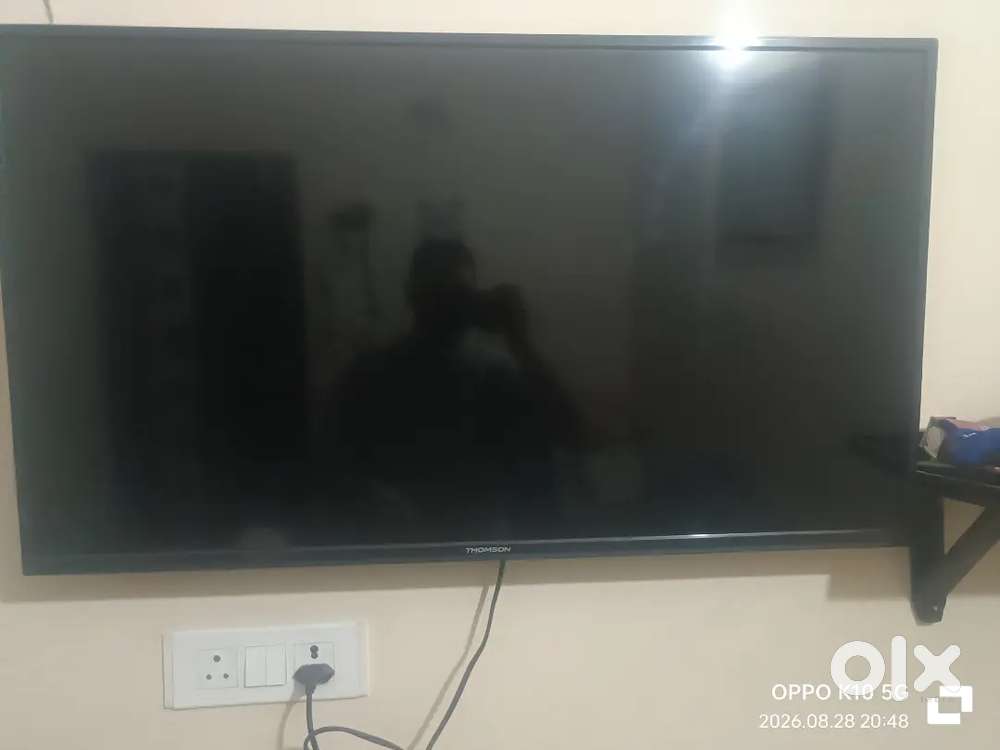 Thomson 42 inch smart tv