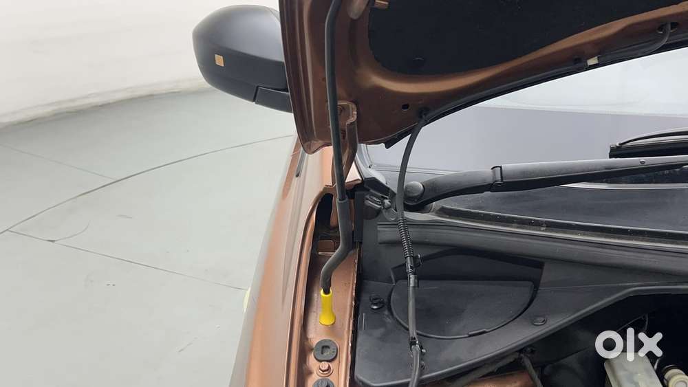 Tata Tigor Xe, 2017, Petrol