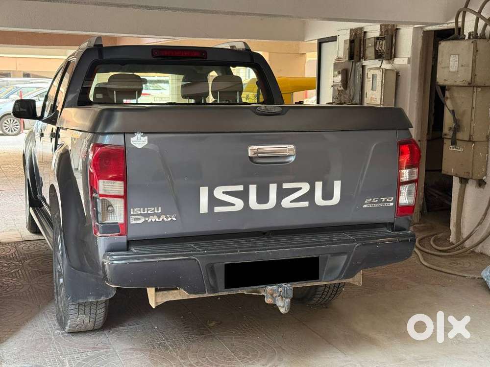 Isuzu D-max V-cross 2017 Model