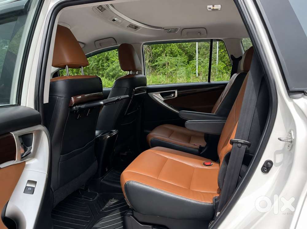 Toyota Innova Crysta 2.7 Zx At, 2016, Petrol