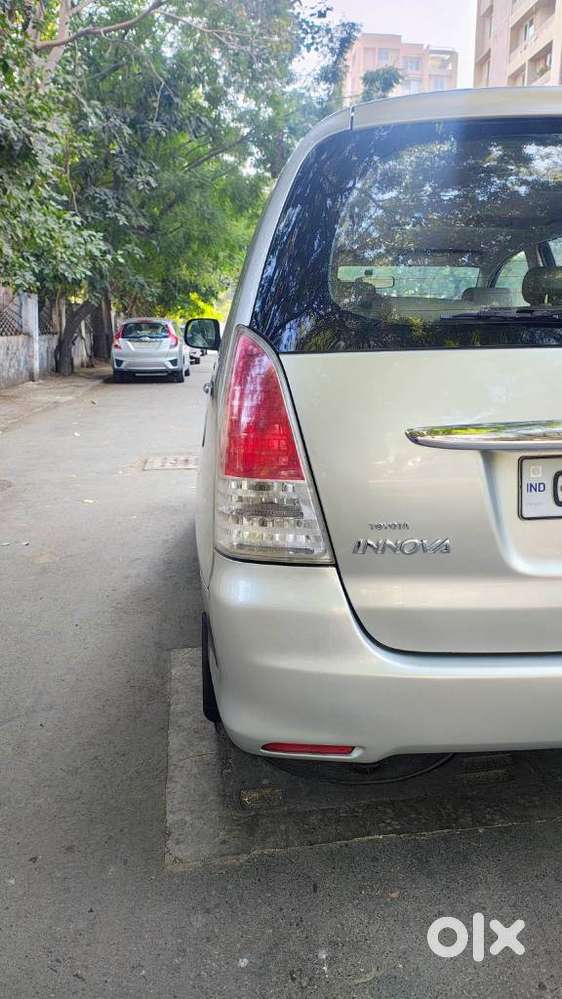 Toyota Innova 2.5 Vx 8 Seater Bs Iv, 2007, Diesel