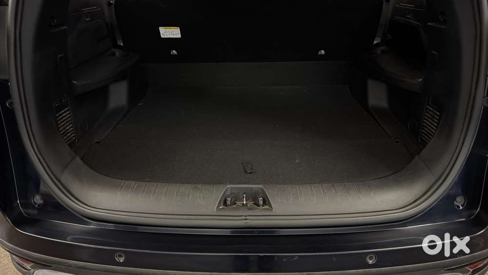 Mahindra Xuv700 2.0 Ax 5 Petrol At Str, 2022, Petrol