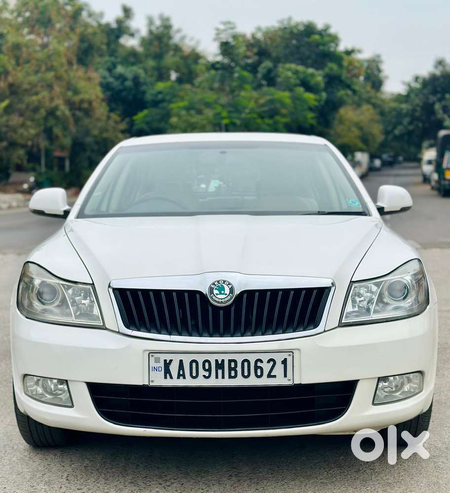 Skoda Laura Ambiente 2.0 Tdi Cr Manual, 2014, Diesel