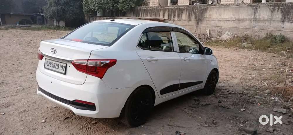 Hyundai Xcent White Colour