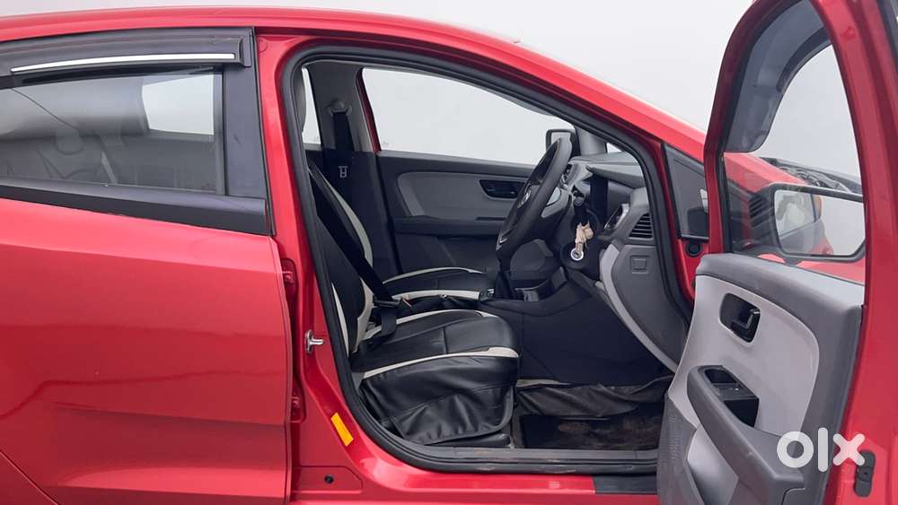Tata Altroz 1.2 Xe, 2020, Petrol