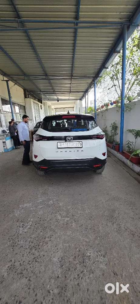 Dual Tone Well Maintained Car