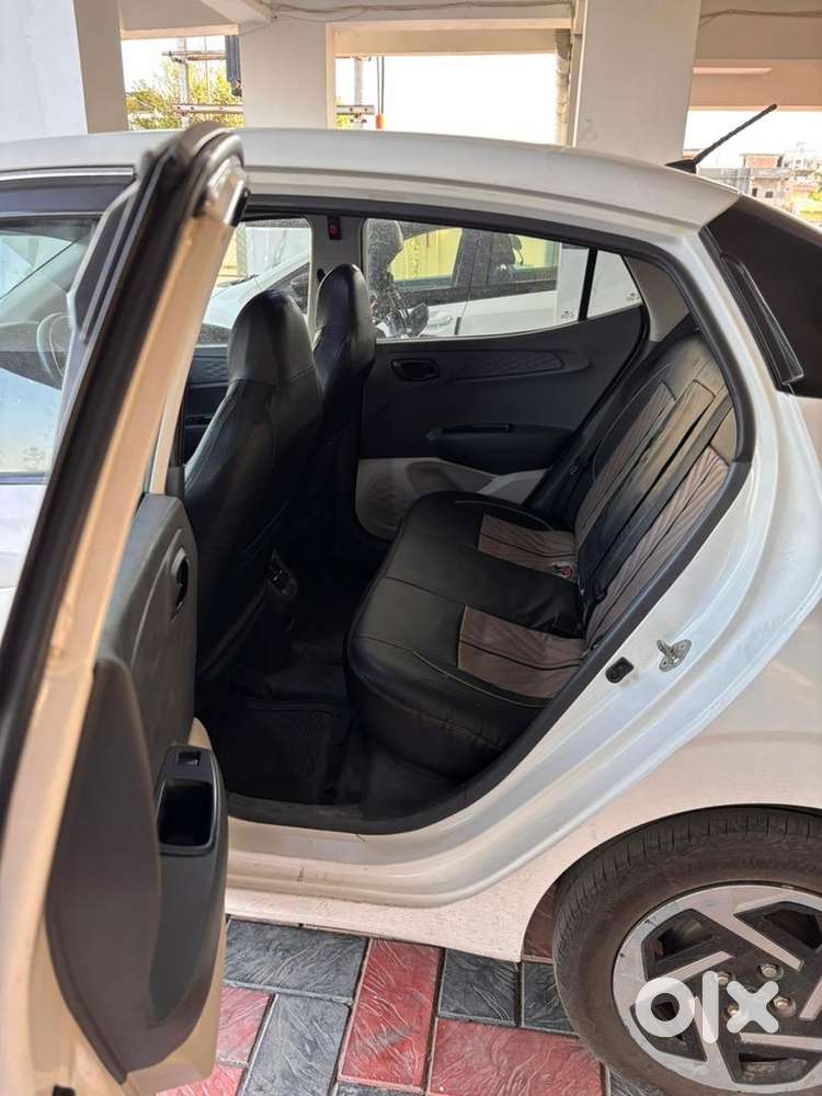 Hyundai Aura 2023 Cng & Hybrids Well Maintained