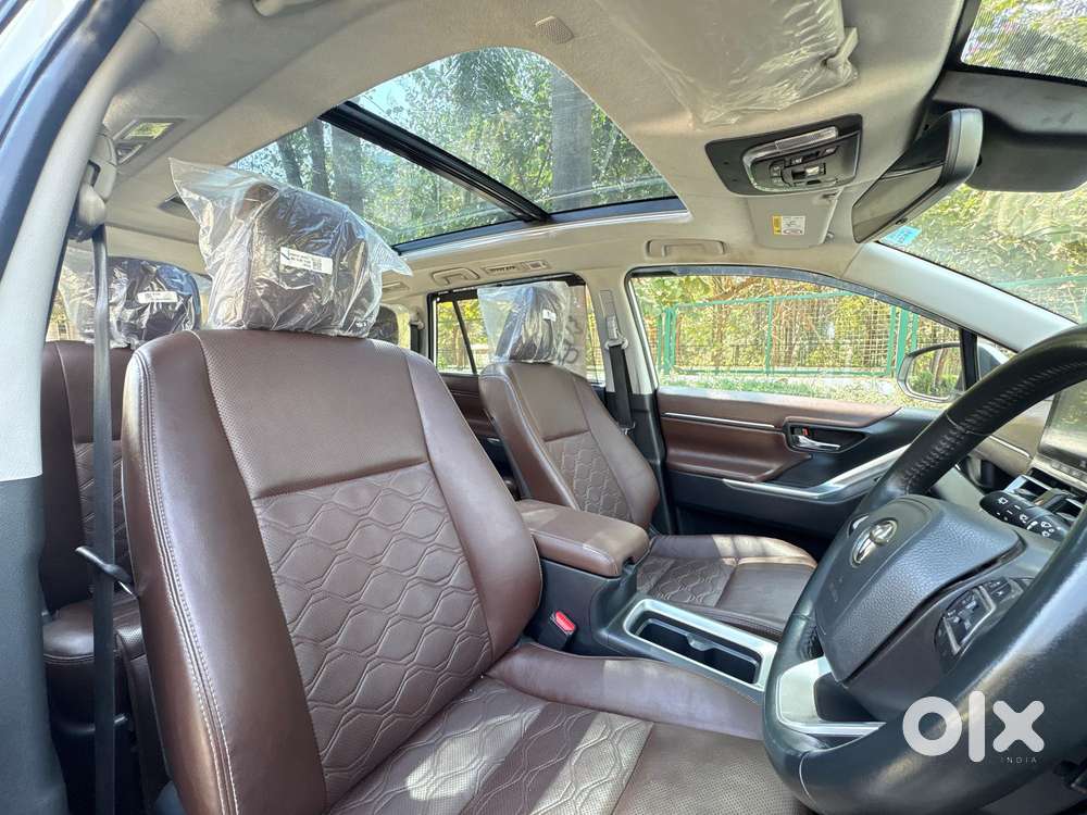 Toyota Innova Hycross 2.0 Zx (o) Hybrid 7 Str, 2023, Petrol